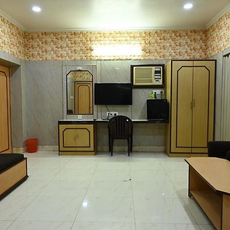 Hotel Komala Vilas โกลกาตา ภายนอก รูปภาพ