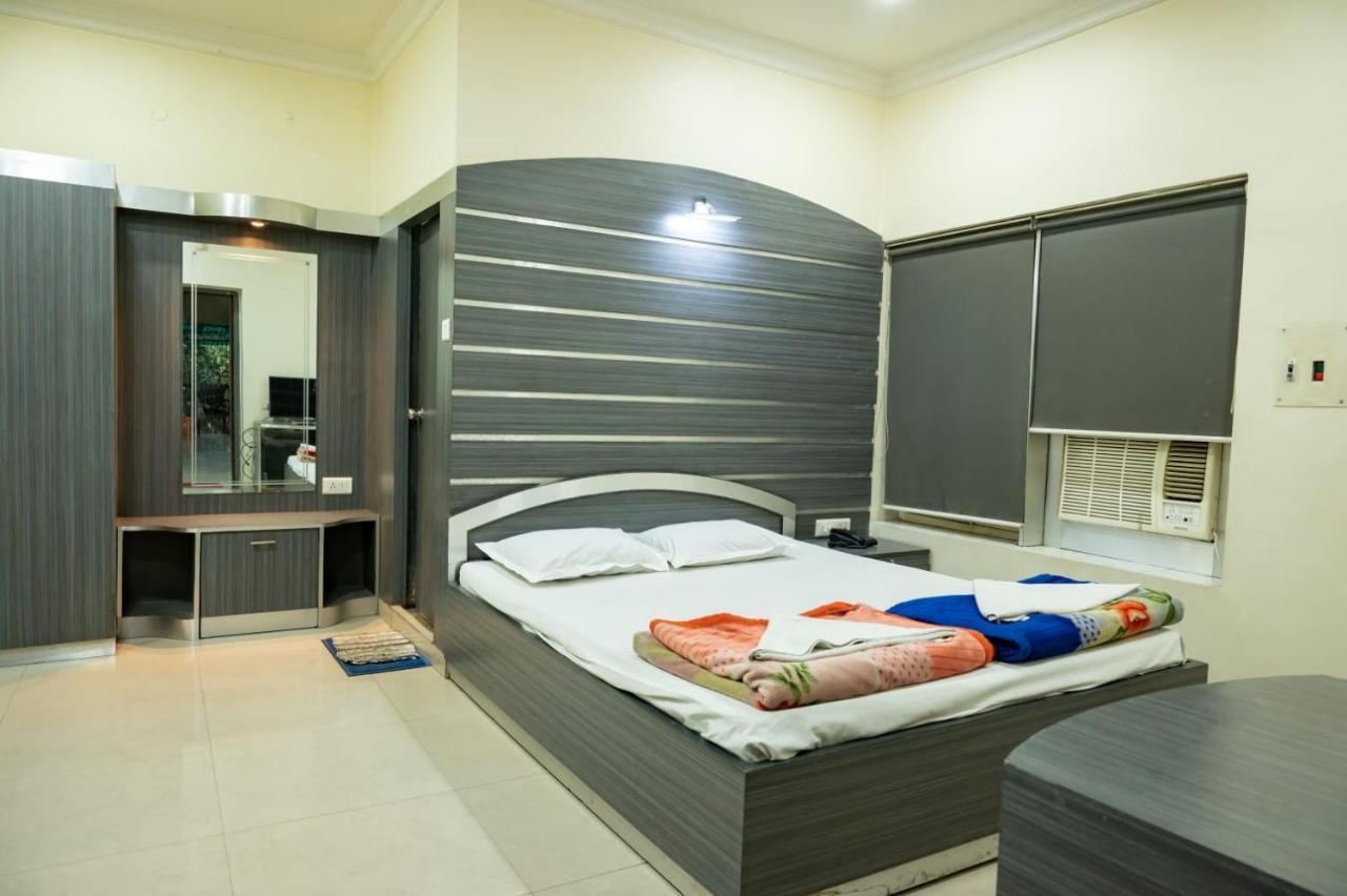 Hotel Komala Vilas โกลกาตา ภายนอก รูปภาพ