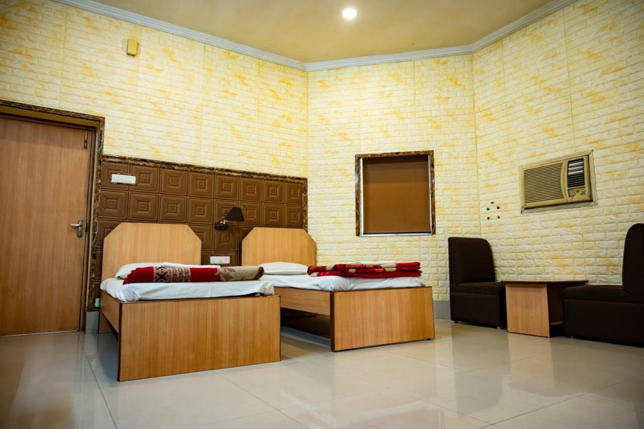 Hotel Komala Vilas โกลกาตา ภายนอก รูปภาพ
