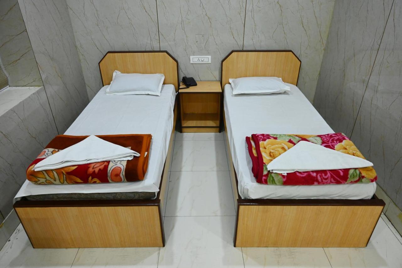 Hotel Komala Vilas โกลกาตา ภายนอก รูปภาพ