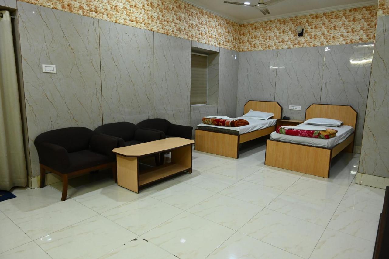 Hotel Komala Vilas โกลกาตา ภายนอก รูปภาพ