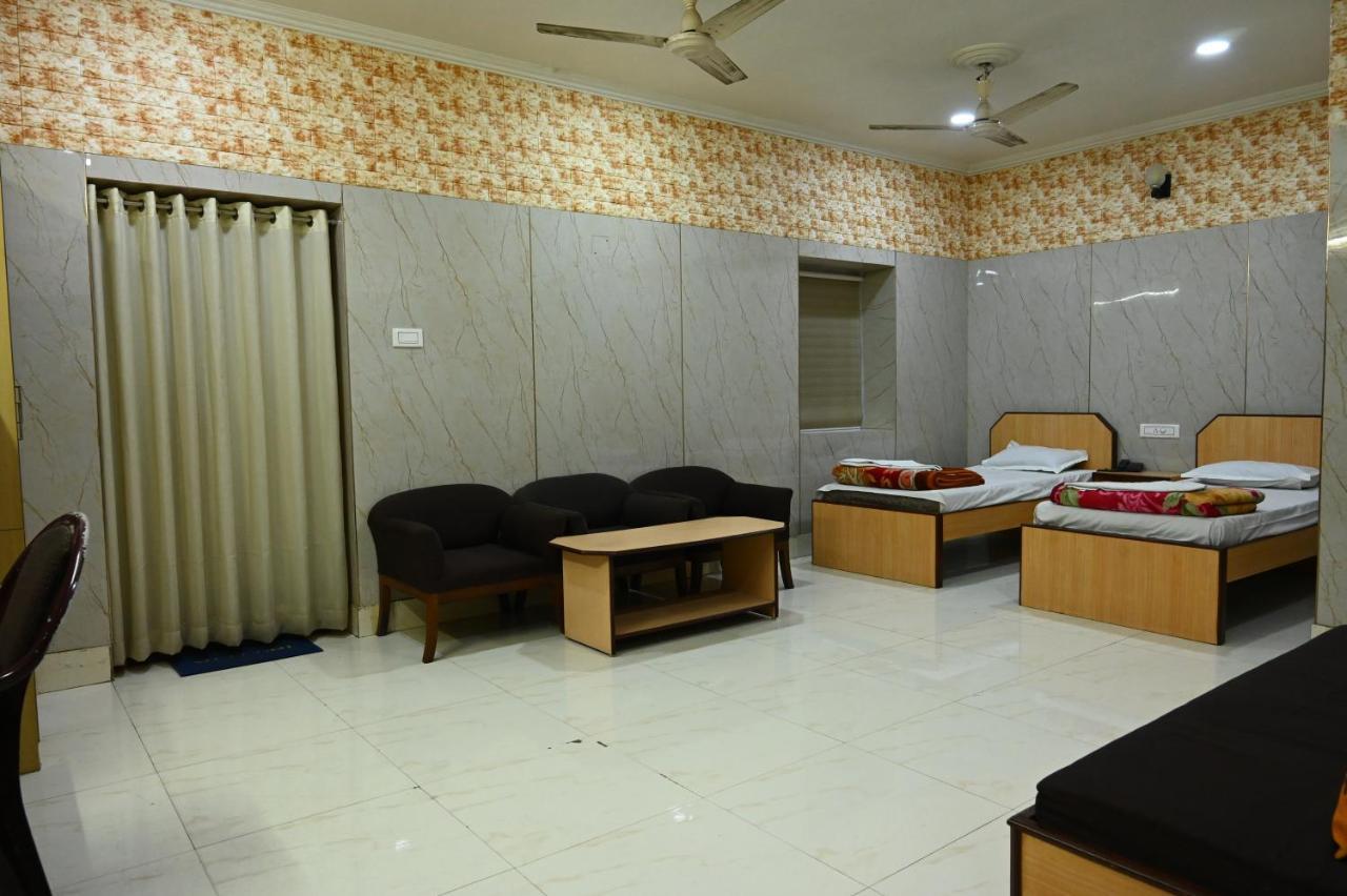 Hotel Komala Vilas โกลกาตา ภายนอก รูปภาพ