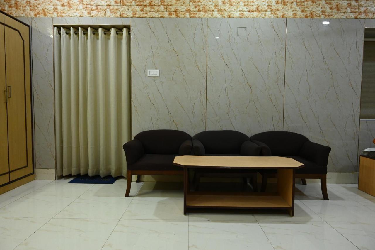 Hotel Komala Vilas โกลกาตา ภายนอก รูปภาพ